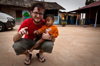 Christoph mit dem jüngsten der Waisenkinder