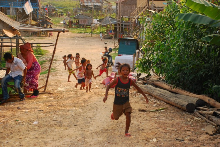 Kinder der Floating Village