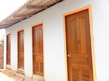 Die neuen Türen für die sanitären Anlagen