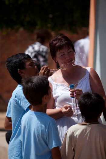 Christine mit den Kindern
