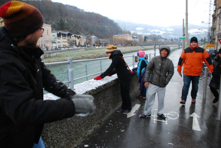 Schneeballschlacht in Salzburg
