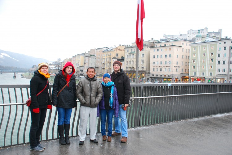 Gruppenfoto auf der Staatsbrücke