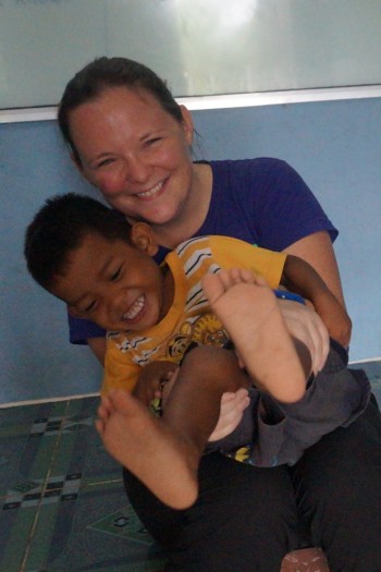 Christina mit Kinder der HSO